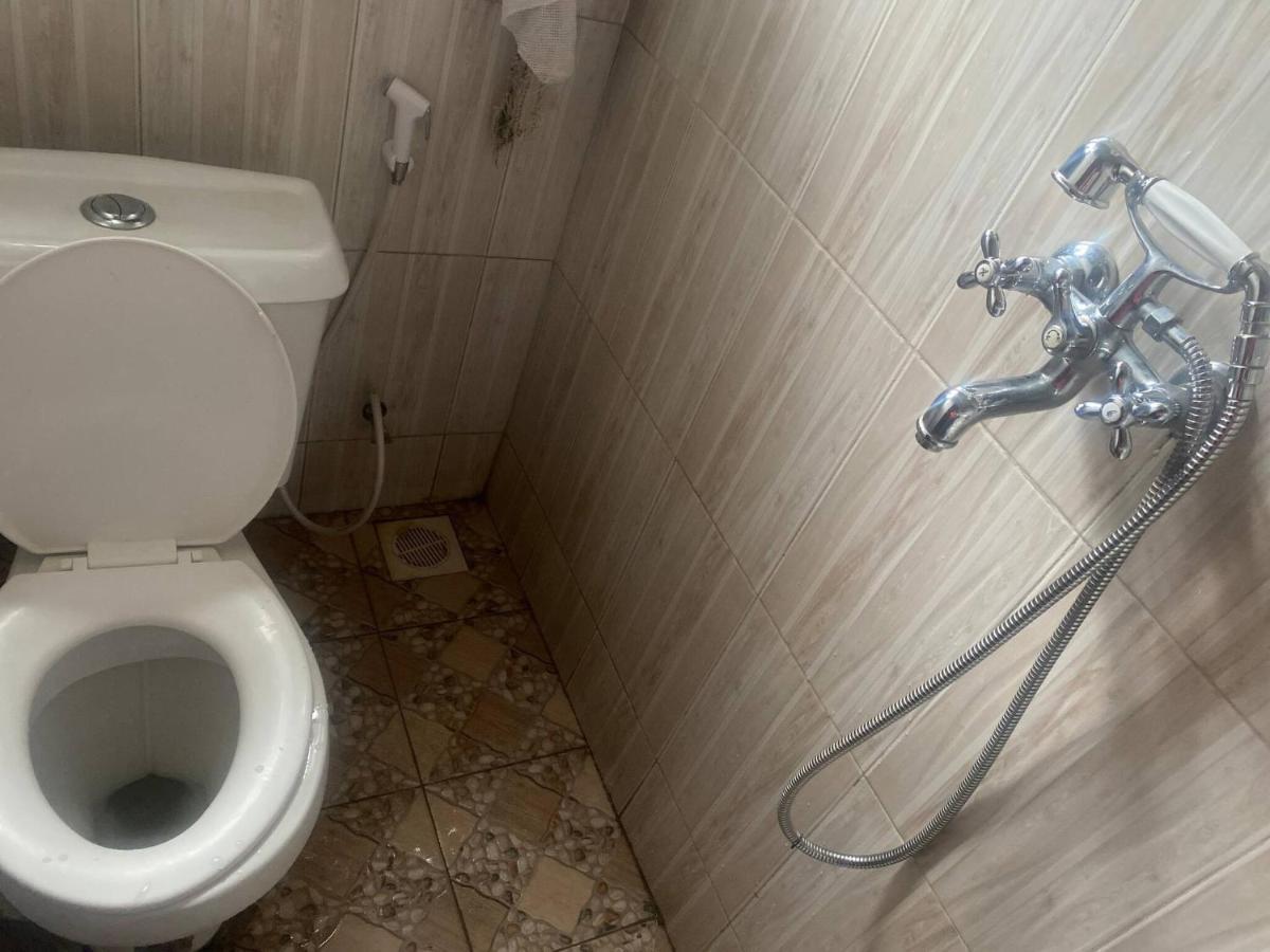 Room In Guest Room - Single Bedroom Sitting Room كامبالا المظهر الخارجي الصورة